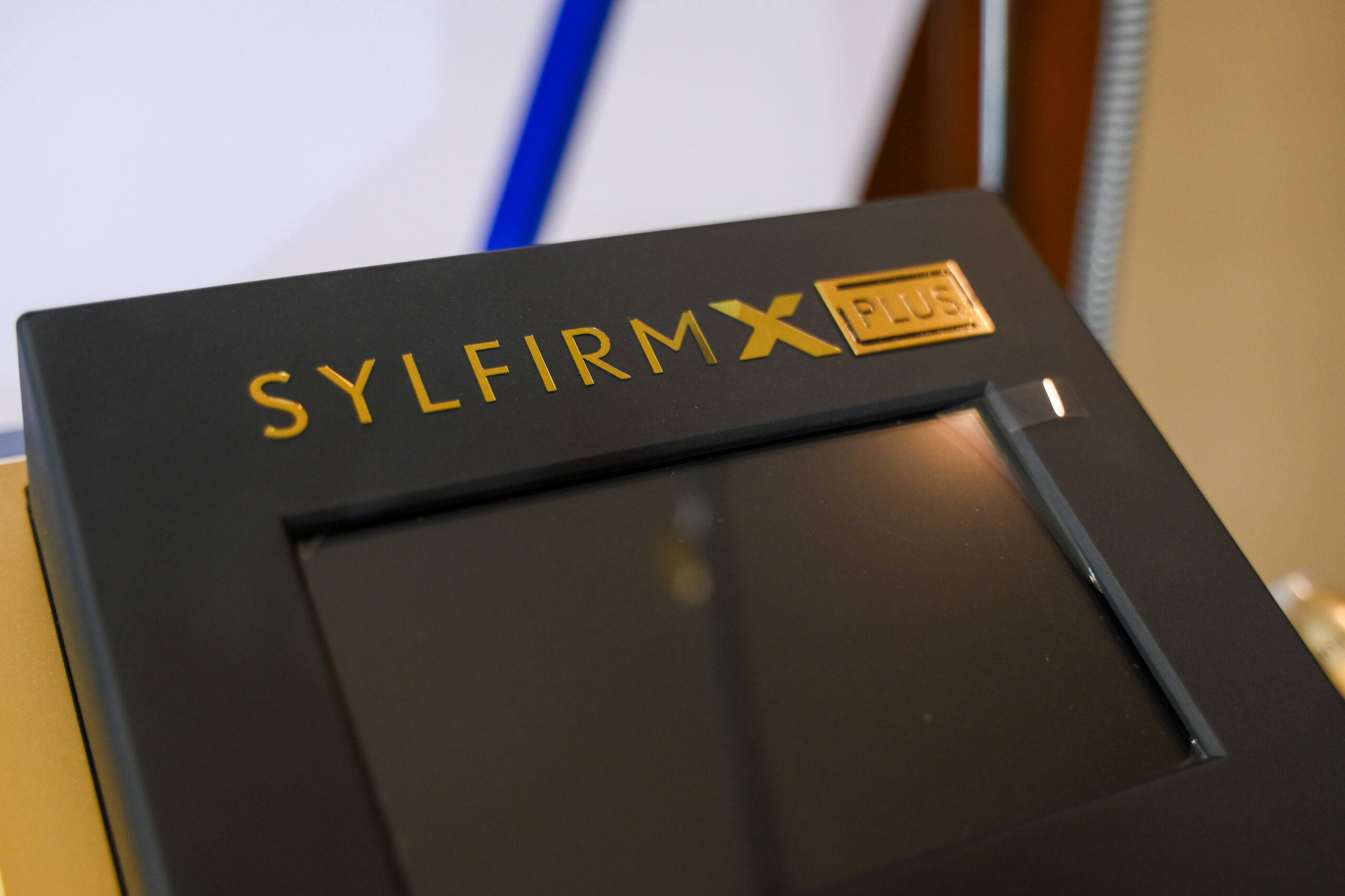 SYLFIRM X นวัตกรรมการรักษาด้วยคลื่นวิทยุแบบมีเข็มขนาดเล็ก radiofrequency (RF) microneedling system
