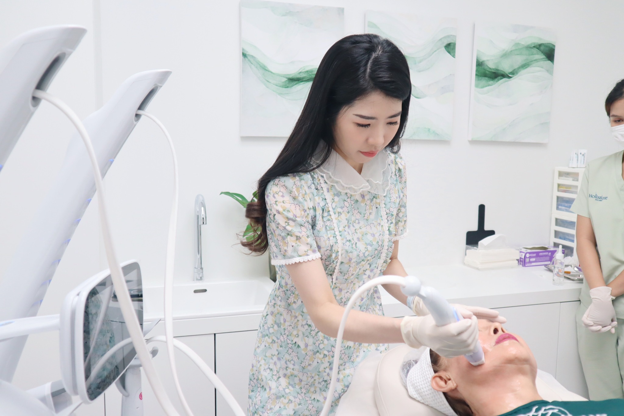 Holistique Wellness Center ศูนย์รวมผู้เชี่ยวชาญด้านไมโครไบโอม