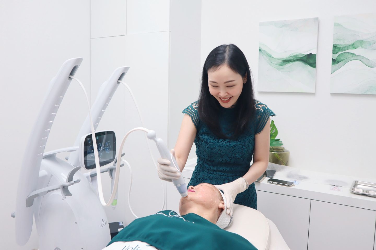 คลินิกชะลอวัยนำเอา Regenerative Aesthetics เมื่อการดูแลผิวก้าวไปไกลกว่าการเติมเต็ม